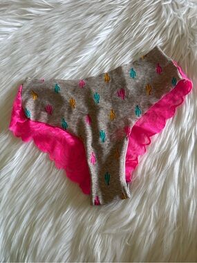 VS PINK  Grey Cactus Print Hipster Panty with Hot Pink Lace